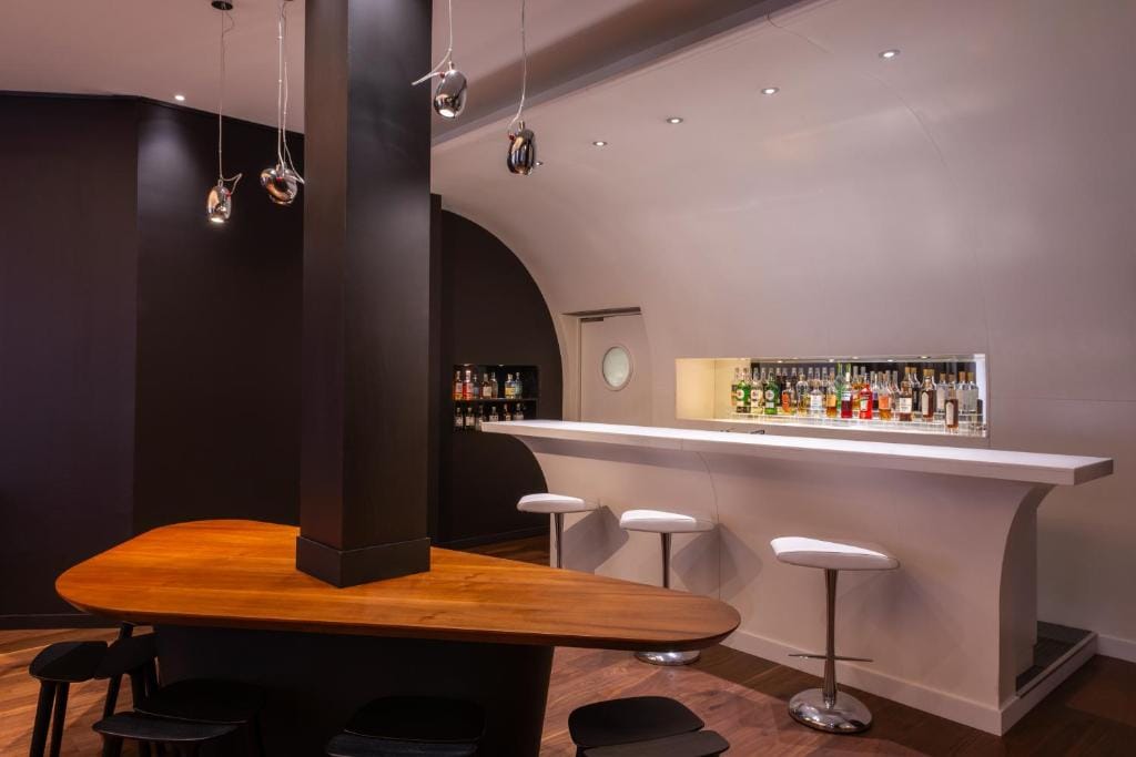 Le Grand Balcon Hotel — 5